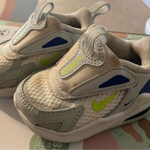 Nike Air Max Bolt